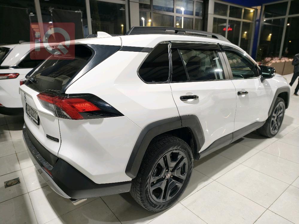 تويوتا راف 4